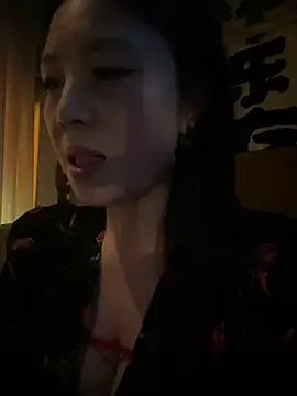 Snapshot of Lola666999 chatting on April 7, 2026, 11:34 am Lola666999 online show from April 7, 2026, 11:34 am