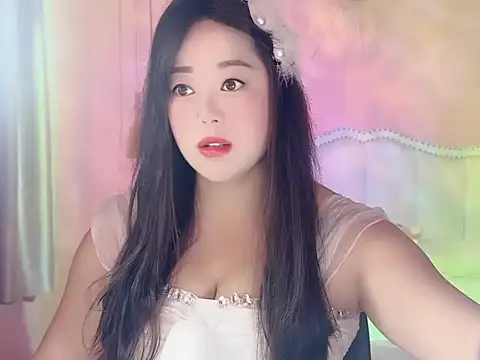 Snapshot of A-wzz chatting on April 12, 2026, 2:53 pm A-wzz online show from April 12, 2026, 2:53 pm