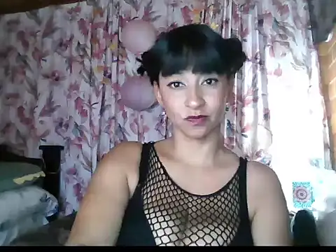 SusanCortez  online show from May 19, 2026, 6:26 pm