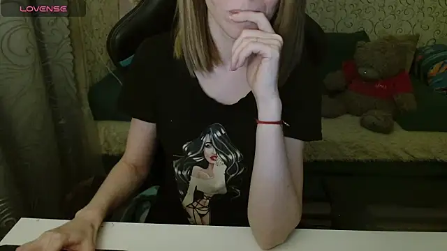 Snapshot of Ricky_Chadwick_ chatting on April 7, 2026, 4:53 pm Ricky Chadwick online show from April 7, 2026, 4:53 pm