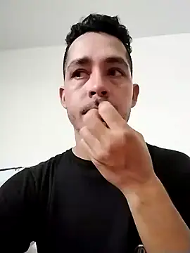 Gabriel leon33 online show from May 31, 2026, 7:36 pm