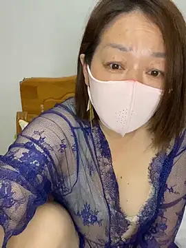 Cherry 258 online show from April 15, 2026, 5:17 pm