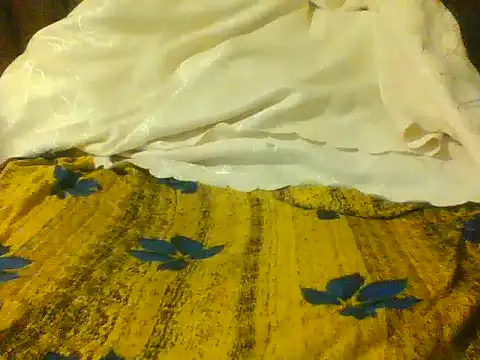 PetuniaAkAkea online show from April 15, 2026, 6:56 pm