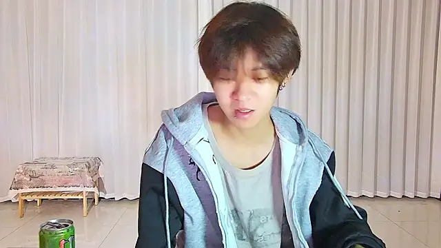 Snapshot of buding-001 chatting on April 14, 2026, 11:37 am buding-001 online show from April 14, 2026, 11:37 am