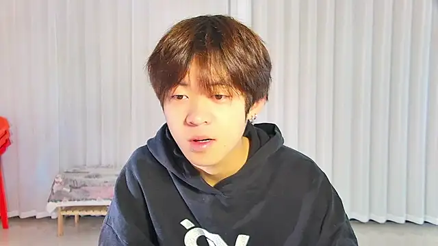 Snapshot of buding-001 chatting on April 5, 2026, 6:09 am buding-001 online show from April 5, 2026, 6:09 am