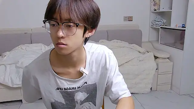 Snapshot of buding-001 chatting on March 31, 2026, 5:42 am buding-001 online show from March 31, 2026, 5:42 am