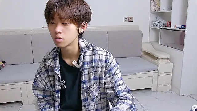 Snapshot of buding-001 chatting on April 1, 2026, 5:31 am buding-001 online show from April 1, 2026, 5:31 am