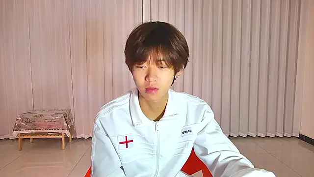 Snapshot of buding-001 chatting on April 13, 2026, 12:58 am buding-001 online show from April 13, 2026, 12:58 am