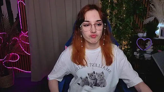 Snapshot of JoanReed chatting on March 26, 2026, 3:43 pm JoanReed online show from March 26, 2026, 3:43 pm