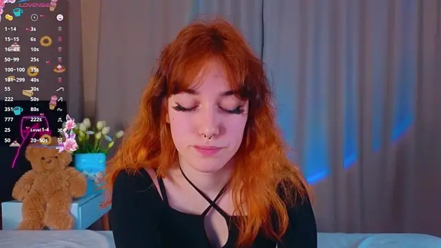 Snapshot of JoanReed chatting on April 1, 2026, 8:37 am JoanReed online show from April 1, 2026, 8:37 am