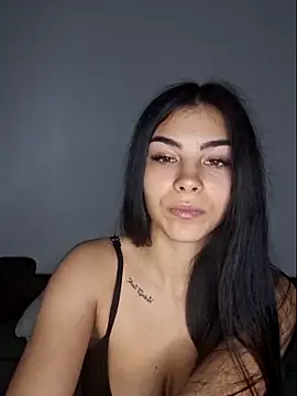 Crissdesire online show from March 27, 2026, 3:02 pm