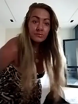 Exotic ParisX online show from April 7, 2026, 6:48 am