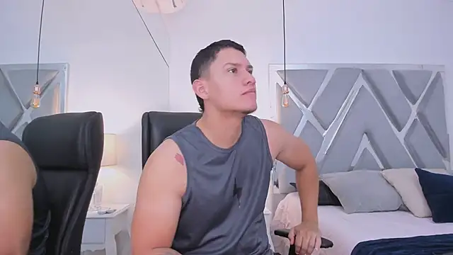 Chriss Diamond online show from April 15, 2026, 8:09 pm