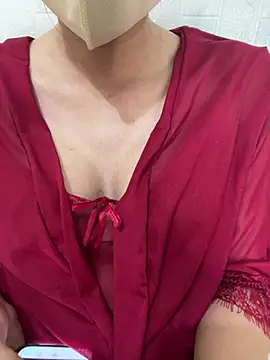 Snapshot of Amee_ chatting on April 8, 2026, 5:36 pm Amee online show from April 8, 2026, 5:36 pm