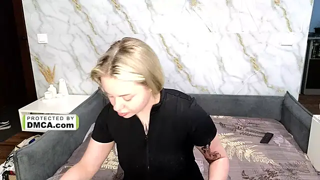 StasyLucke online show from April 15, 2026, 4:07 am