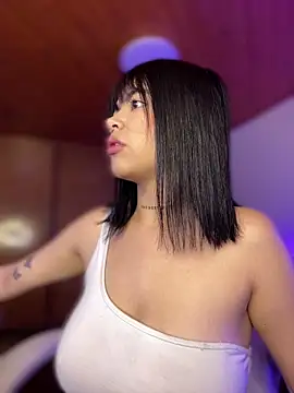 Violetaa pink18 online show from April 13, 2026, 1:59 pm