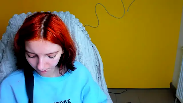 Snapshot of Butterfly_Milly chatting on May 12, 2026, 6:32 am Butterfly Milly online show from May 12, 2026, 6:32 am