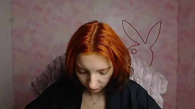 Snapshot of Butterfly_Milly chatting on May 6, 2026, 11:36 am Butterfly Milly online show from May 6, 2026, 11:36 am