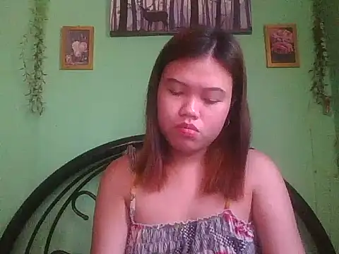 mae68902 online show from March 25, 2026, 2:33 am