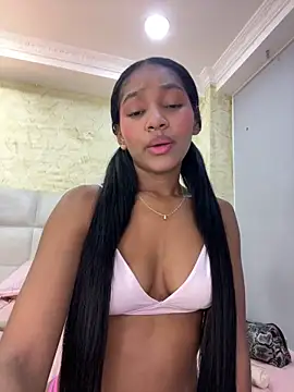 Snapshot of Angelicamayson chatting on May 21, 2026, 11:18 am Angelicamayson online show from May 21, 2026, 11:18 am
