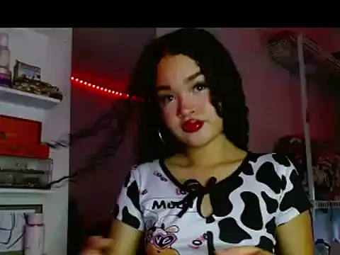 Snapshot of angel_lust1 chatting on May 19, 2026, 9:44 pm angel lust1 online show from May 19, 2026, 9:44 pm