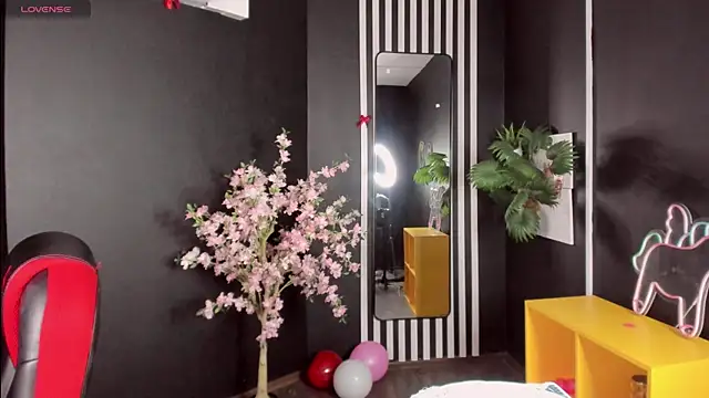 angelic coy online show from April 3, 2026, 11:38 am