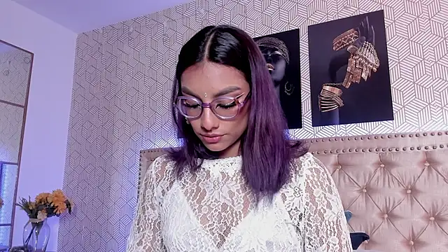 Snapshot of ValeAlvarez_ chatting on April 10, 2026, 3:52 pm ValeAlvarez online show from April 10, 2026, 3:52 pm