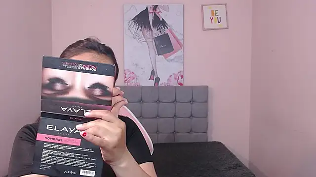 Snapshot of Celesstee_xx chatting on April 11, 2026, 1:15 pm Celesstee xx online show from April 11, 2026, 1:15 pm