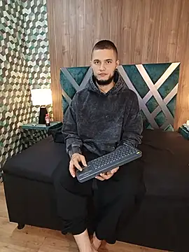 Joaho Fernandez online show from July 2, 2026, 3:23 am
