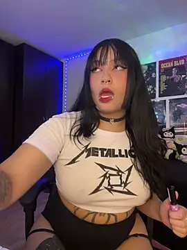 Hinataaa  online show from April 7, 2026, 4:47 am