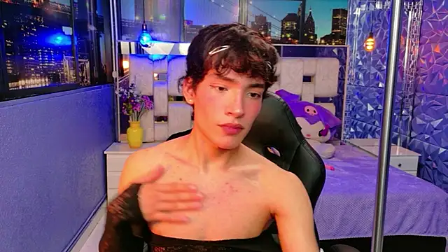 IsaacNovaa online show from April 16, 2026, 9:39 pm