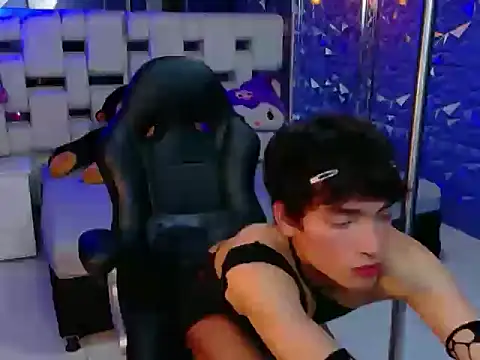 IsaacNovaa online show from April 4, 2026, 7:20 pm