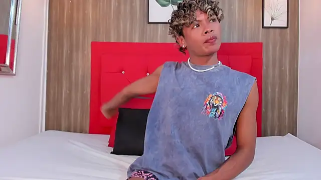 Henrikvermillion online show from March 26, 2026, 2:21 am