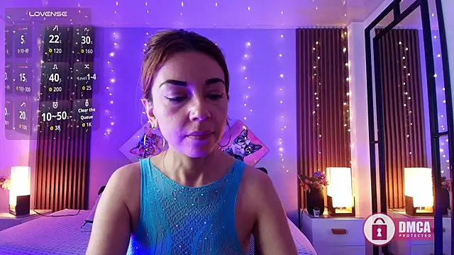 HoneyLeslie online show from April 12, 2026, 2:04 am