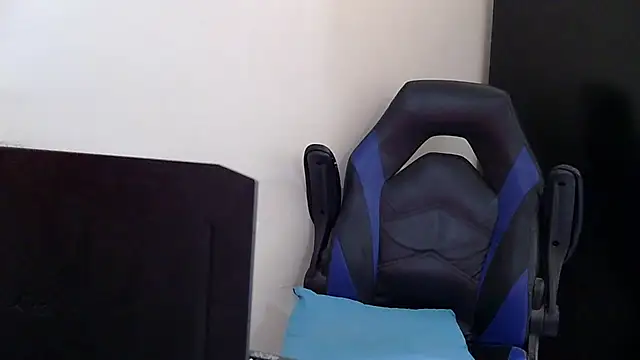 Darkkras online show from May 19, 2026, 2:02 pm