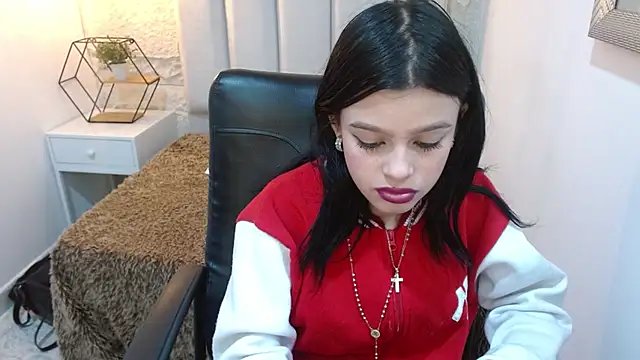 mia velvetk online show from April 17, 2026, 3:20 am