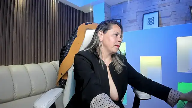 Cinthya roberts online show from April 6, 2026, 7:48 pm