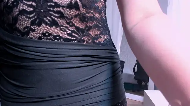 EmiilyGreey online show from April 10, 2026, 1:40 pm