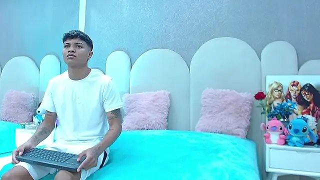 party duo playboy online show from March 25, 2026, 6:57 am