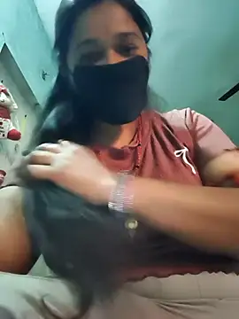 Hotmyfigure online show from April 3, 2026, 4:08 am