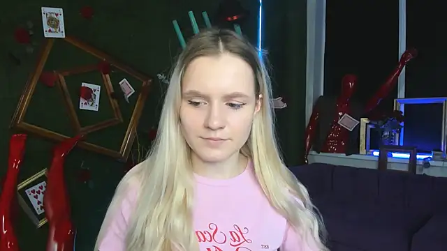 Snapshot of SherriButlers chatting on April 8, 2026, 9:11 am SherriButlers online show from April 8, 2026, 9:11 am