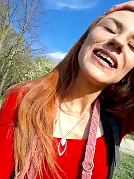 SlimBellaOfficial online show from April 16, 2026, 2:51 pm