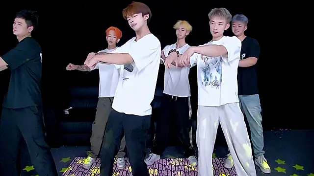 Gayboy-000001 online show from April 6, 2026, 12:17 pm