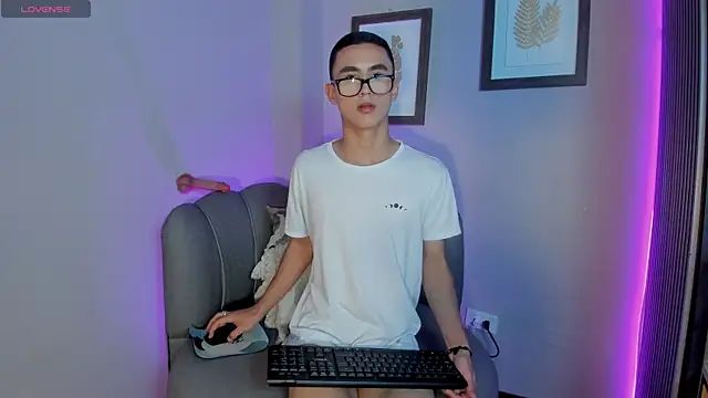 Snapshot of Jostyn_rous chatting on April 12, 2026, 12:30 pm Jostyn rous online show from April 12, 2026, 12:30 pm