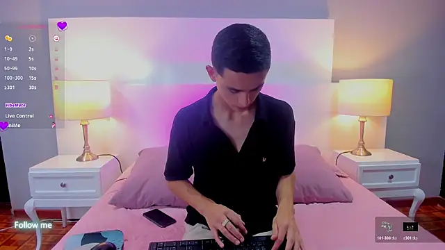 Snapshot of Jostyn_rous chatting on March 31, 2026, 12:18 pm Jostyn rous online show from March 31, 2026, 12:18 pm