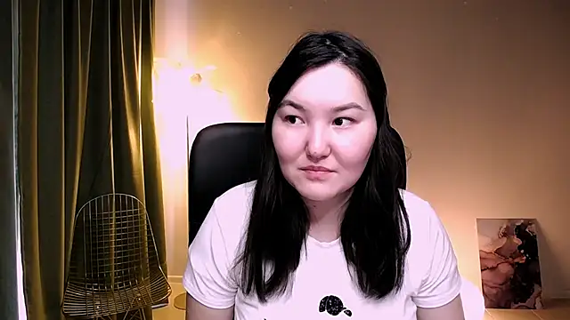 CamilaMartiez online show from April 3, 2026, 1:06 pm