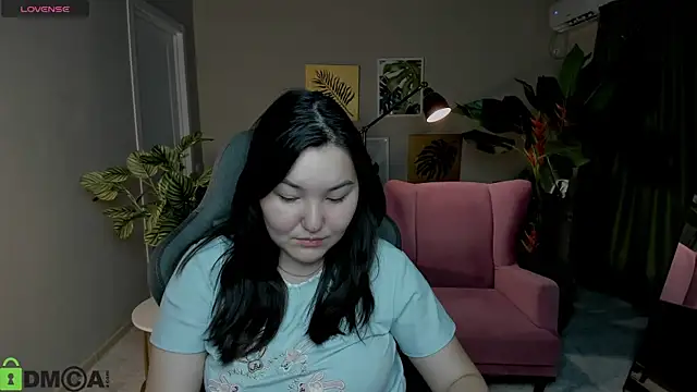 Snapshot of CamilaMartiez chatting on July 17, 2026, 12:24 pm CamilaMartiez online show from July 17, 2026, 12:24 pm