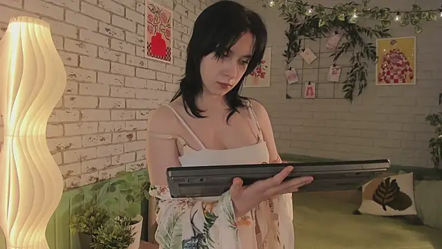 miraiakik online show from March 29, 2026, 2:41 pm