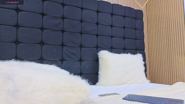 messy-saray online show from April 12, 2026, 7:55 am