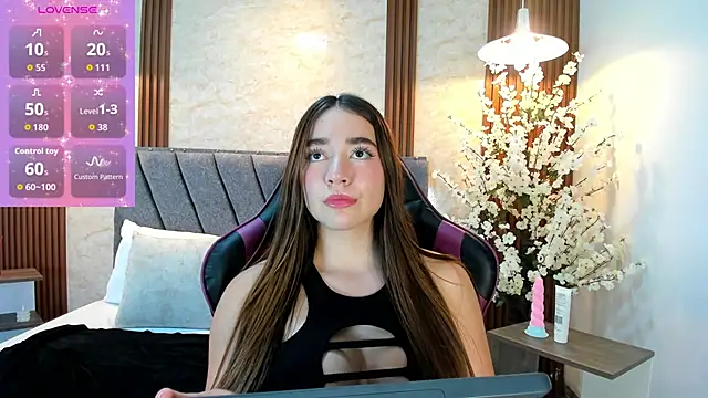 Anissa m  online show from April 10, 2026, 6:48 pm